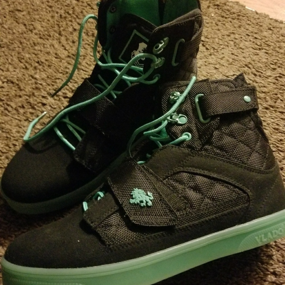 Vlado size 9 women's mint